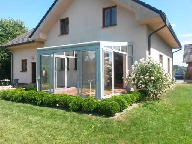 První teplý jarní večer pod pergolou