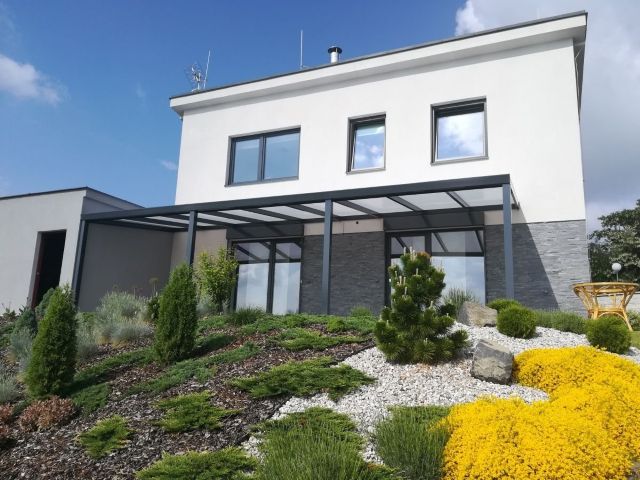 Vánoční nápady pro ozdobu hliníkové pergoly